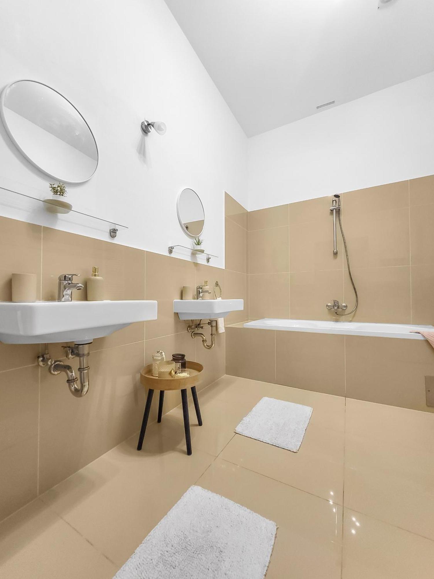N-West Apartment Wina Bagian luar foto